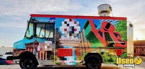 2002 P42 All-purpose Food Truck Diamond Plated Aluminum Flooring Pennsylvania Diesel Engine for Sale
