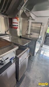 2002 P42 All-purpose Food Truck Diamond Plated Aluminum Flooring Virginia Diesel Engine for Sale