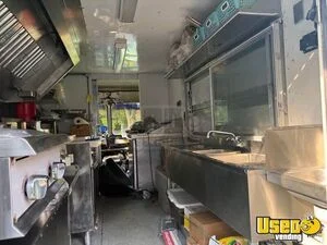 2002 P42 All-purpose Food Truck Prep Station Cooler Virginia Diesel Engine for Sale