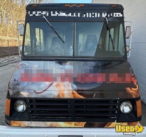 2002 P42 Barbecue Kitchen Food Truck Barbecue Food Truck Insulated Walls Maryland for Sale