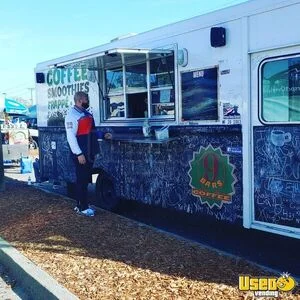 2002 P42 Coffee Truck Coffee & Beverage Truck Commercial Blender / Juicer Florida Diesel Engine for Sale