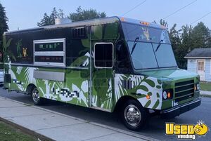 2002 P42 Kitchen Food Truck All-purpose Food Truck Pennsylvania Diesel Engine for Sale