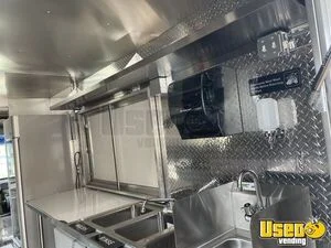2002 P42 Kitchen Food Truck New Build Food Truck Exhaust Fan Virginia Diesel Engine for Sale