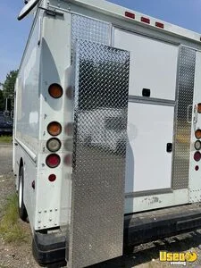 2002 P42 Kitchen Food Truck New Build Food Truck Propane Tank Virginia Diesel Engine for Sale