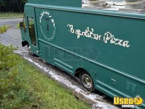 2002 P42 Pizza Food Truck Air Conditioning Pennsylvania Diesel Engine for Sale