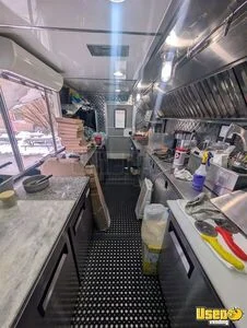 2002 P42 Pizza Food Truck Insulated Walls Pennsylvania Diesel Engine for Sale