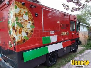 2002 P42 Pizza Food Truck Maryland Diesel Engine for Sale