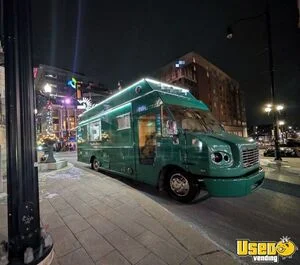 2002 P42 Pizza Food Truck Stainless Steel Wall Covers Pennsylvania Diesel Engine for Sale