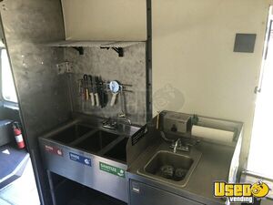 2002 P42 Pizza Food Truck Triple Sink Illinois Diesel Engine for Sale