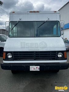 2002 P42 Step Van All-purpose Food Truck All-purpose Food Truck Concession Window Massachusetts Diesel Engine for Sale
