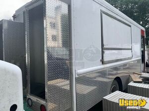 2002 P42 Step Van All-purpose Food Truck All-purpose Food Truck Diamond Plated Aluminum Flooring Massachusetts Diesel Engine for Sale
