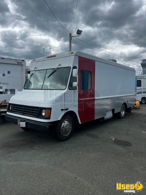 2002 P42 Step Van All-purpose Food Truck All-purpose Food Truck Massachusetts Diesel Engine for Sale