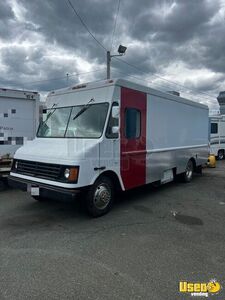 2002 P42 Step Van All-purpose Food Truck All-purpose Food Truck Massachusetts Diesel Engine for Sale