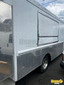 2002 P42 Step Van All-purpose Food Truck All-purpose Food Truck Stainless Steel Wall Covers Massachusetts Diesel Engine for Sale