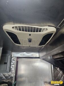 2002 P42 Step Van Kitchen Food Truck All-purpose Food Truck 40 Texas Gas Engine for Sale