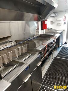 2002 P42 Step Van Kitchen Food Truck All-purpose Food Truck Diamond Plated Aluminum Flooring Maine Diesel Engine for Sale