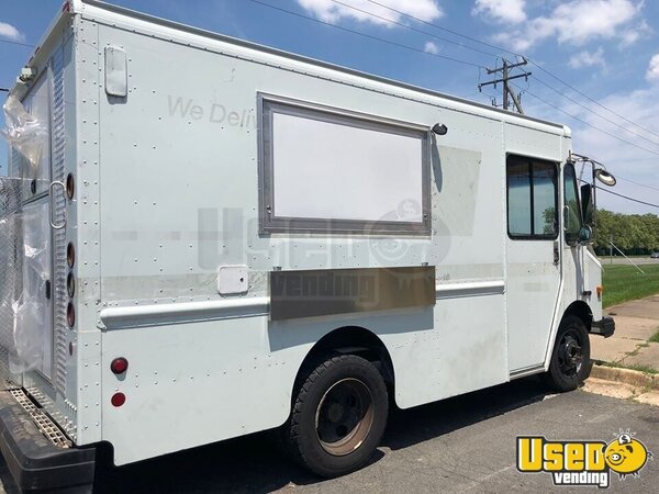 2002 P42 Step Van Kitchen Food Truck All-purpose Food Truck Insulated Walls Virginia Diesel Engine for Sale
