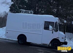 Ready to Convert - 2002 Grumman Olson P42 Step Van for Mobile Business for Sale in Minnesota!