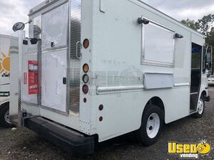 2002 P42 Stepvan Kitchen Food Truck All-purpose Food Truck Concession Window Virginia Diesel Engine for Sale