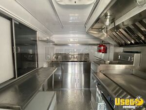 2002 P42 Workhorse All-purpose Food Truck Stainless Steel Wall Covers Texas Diesel Engine for Sale