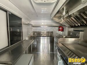 2002 P42 Workhorse All-purpose Food Truck Stainless Steel Wall Covers Texas Diesel Engine for Sale