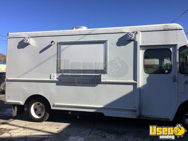 2002 P42-workhorse V-8 5.7ltr 14ft Bed All-purpose Food Truck Concession Window Virginia Gas Engine for Sale