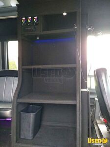 2002 Party Bus Spare Tire Michigan Gas Engine for Sale