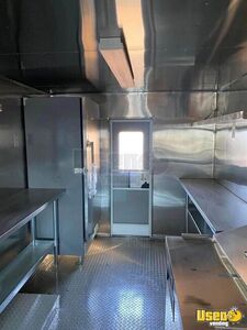 2002 Step Van Kitchen Food Truck All-purpose Food Truck Diamond Plated Aluminum Flooring Colorado Gas Engine for Sale