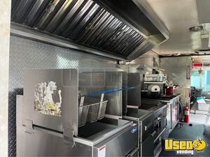 2002 Step Van Kitchen Food Truck All-purpose Food Truck Diamond Plated Aluminum Flooring Connecticut Gas Engine for Sale