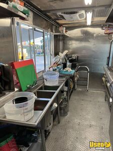 2002 Step Van Kitchen Food Truck All-purpose Food Truck Floor Drains Maryland Diesel Engine for Sale