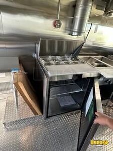 2002 Step Van Kitchen Food Truck All-purpose Food Truck Fresh Water Tank Colorado Gas Engine for Sale