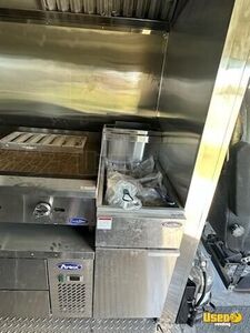 2002 Step Van Kitchen Food Truck All-purpose Food Truck Hand-washing Sink Colorado Gas Engine for Sale