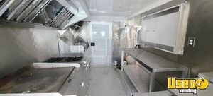 2002 Step Van Kitchen Food Truck All-purpose Food Truck Insulated Walls Texas Diesel Engine for Sale
