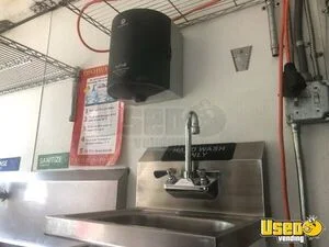 2002 Step Van Kitchen Food Truck All-purpose Food Truck Shore Power Cord New York Gas Engine for Sale