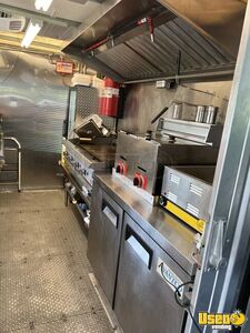 2002 Step Van Kitchen Food Truck All-purpose Food Truck Spare Tire Maryland Diesel Engine for Sale