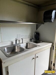 2002 Step Van Kitchen Food Truck All-purpose Food Truck Stovetop Connecticut Gas Engine for Sale