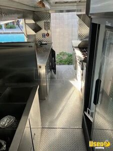 2002 Utilimaster All-purpose Food Truck Exhaust Fan British Columbia Diesel Engine for Sale
