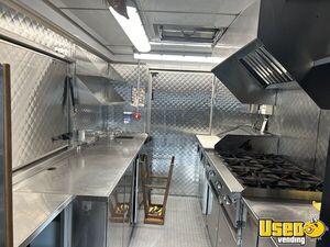 2002 Utilimaster All-purpose Food Truck Stainless Steel Wall Covers British Columbia Diesel Engine for Sale