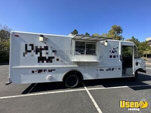 2002 Utilimaster Kitchen Food Truck All-purpose Food Truck South Carolina Gas Engine for Sale
