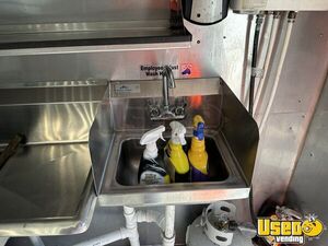 2002 Utilimaster Kitchen Food Truck All-purpose Food Truck Water Tank South Carolina Gas Engine for Sale