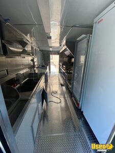 2002 W42 Step Van Kitchen Food Truck All-purpose Food Truck Stainless Steel Wall Covers California Gas Engine for Sale