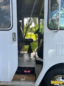 2002 Workhorse All-purpose Food Truck Diamond Plated Aluminum Flooring Florida Gas Engine for Sale