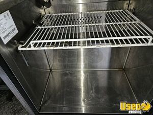 2002 Workhorse All-purpose Food Truck Prep Station Cooler Virginia Diesel Engine for Sale