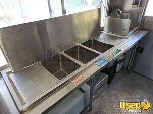 2002 Workhorse All-purpose Food Truck Stovetop Virginia Diesel Engine for Sale