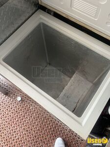 2002 Workhorse Custom All-purpose Food Truck Microwave Florida Diesel Engine for Sale