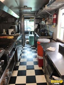 2002 Workhorse Kitchen Food Truck All-purpose Food Truck Propane Tank Maine Gas Engine for Sale
