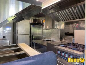 2002 Workhorse P42 Kitchen Food Truck All-purpose Food Truck Diamond Plated Aluminum Flooring Maryland Diesel Engine for Sale