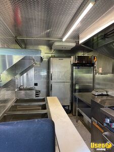 2002 Workhorse P42 Kitchen Food Truck All-purpose Food Truck Exterior Customer Counter Maryland Diesel Engine for Sale