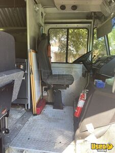 2002 Workhorse P42 Kitchen Food Truck All-purpose Food Truck Oven Maryland Diesel Engine for Sale