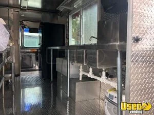 2002 Workhorse P42 New Build Food Truck Diamond Plated Aluminum Flooring Virginia Diesel Engine for Sale